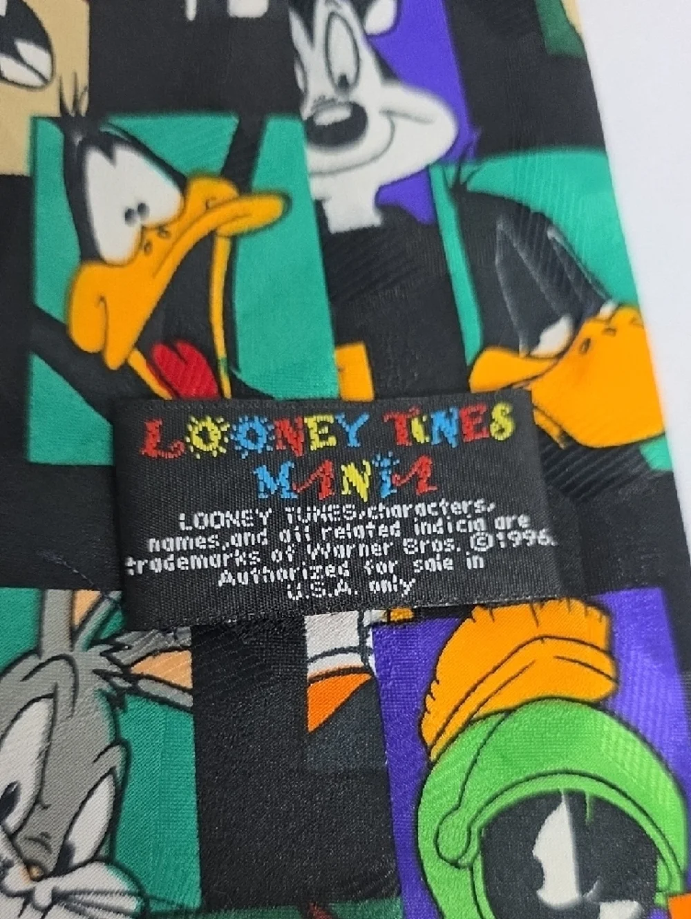 Looney Tunes Mania Bugs Bunny Toons Novelty Necktie 1996 Warner Bros